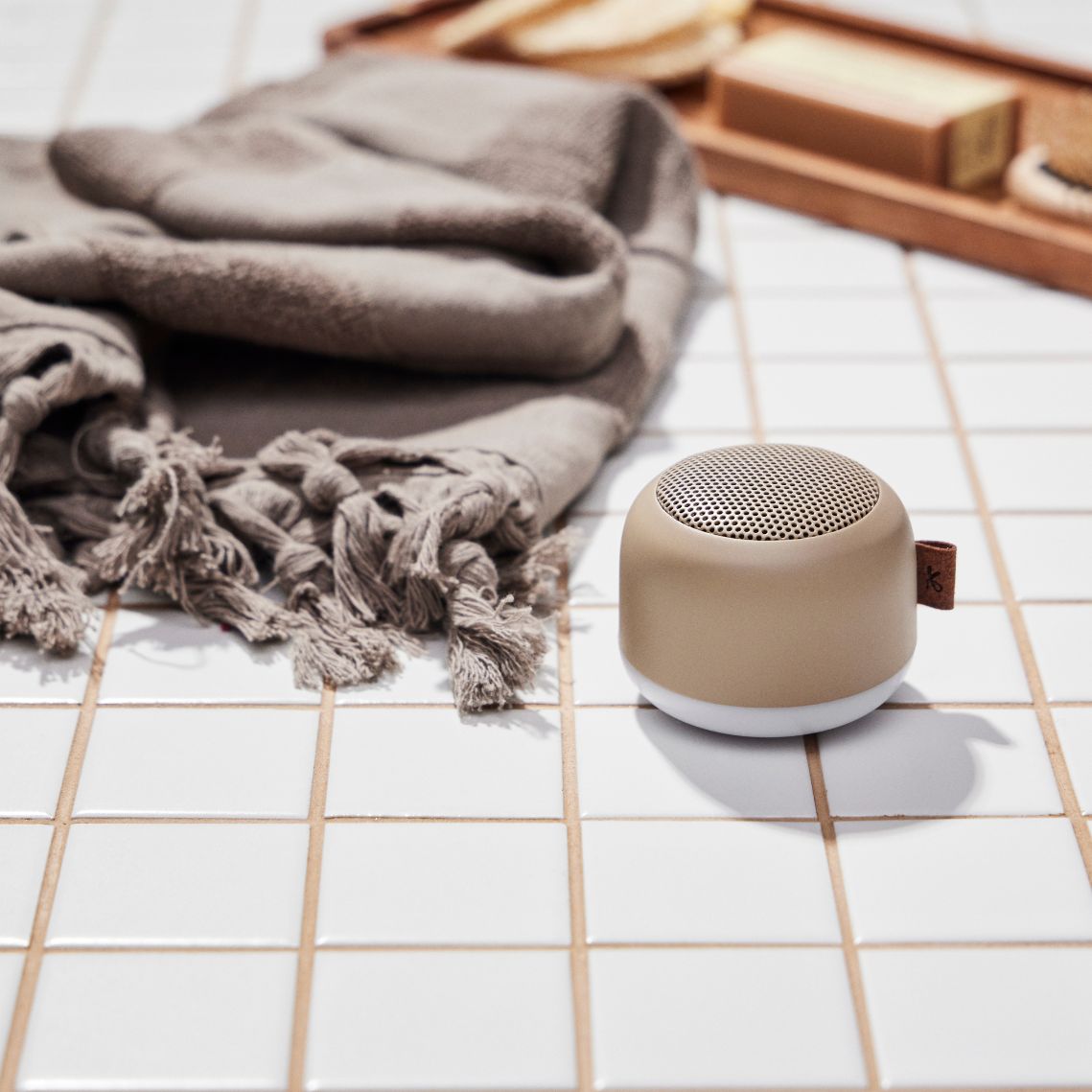 AquaBeats – Waterproof Bluetooth Bathroom Light