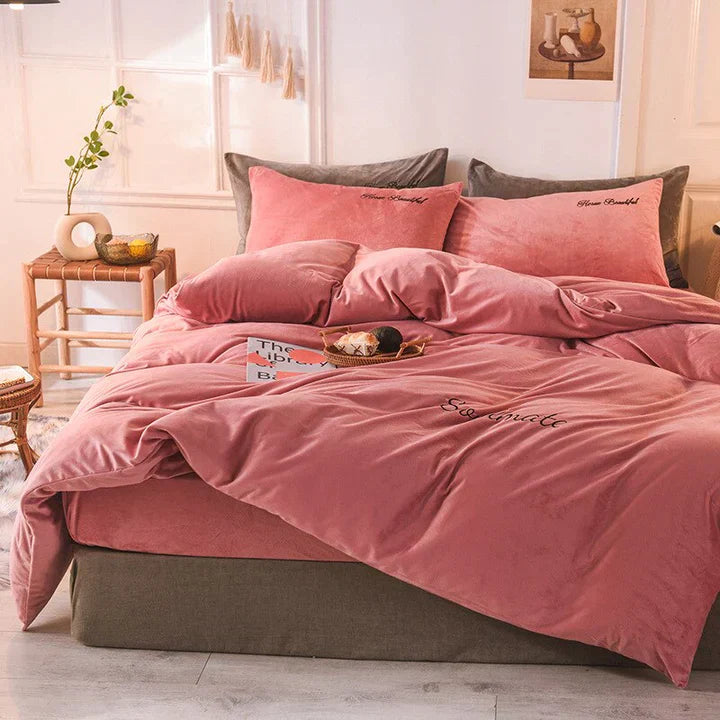 SilkCloud Bedding - Cozy Fleece Bedding for an Unparalleled Sleeping Experience