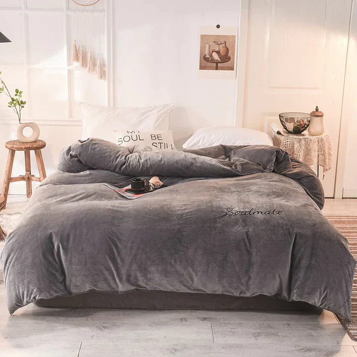 SilkCloud Bedding - Cozy Fleece Bedding for an Unparalleled Sleeping Experience