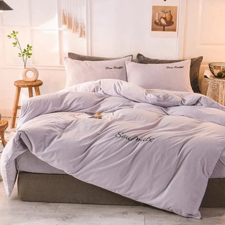 SilkCloud Bedding - Cozy Fleece Bedding for an Unparalleled Sleeping Experience