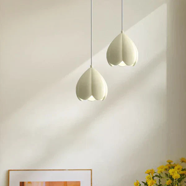 FlowerGlow Ceiling Lamp - Elegant Cream-Colored Ceiling Lamp for Warm, Atmospheric Interiors
