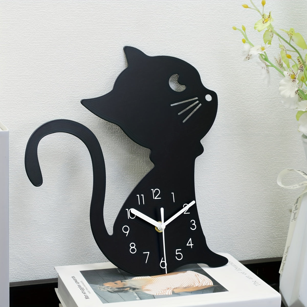 ModernPaws – Unique Cat Wall Clock for Interior Design