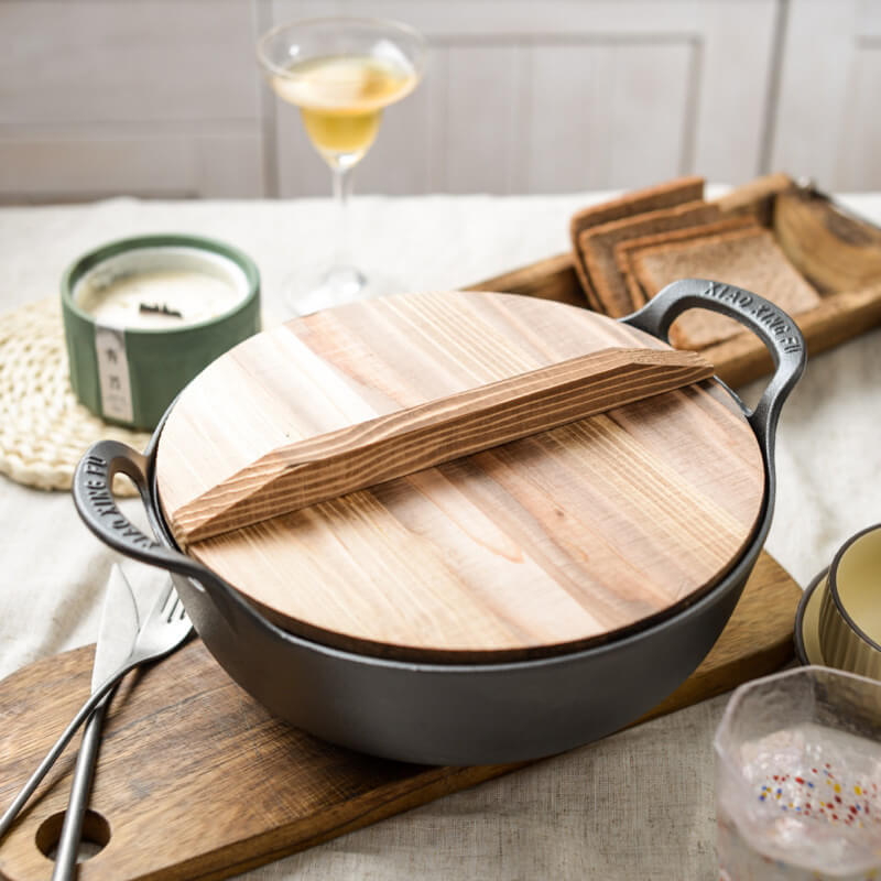 CastePrima Frying Pan - Durable Non-stick & Wooden Lid