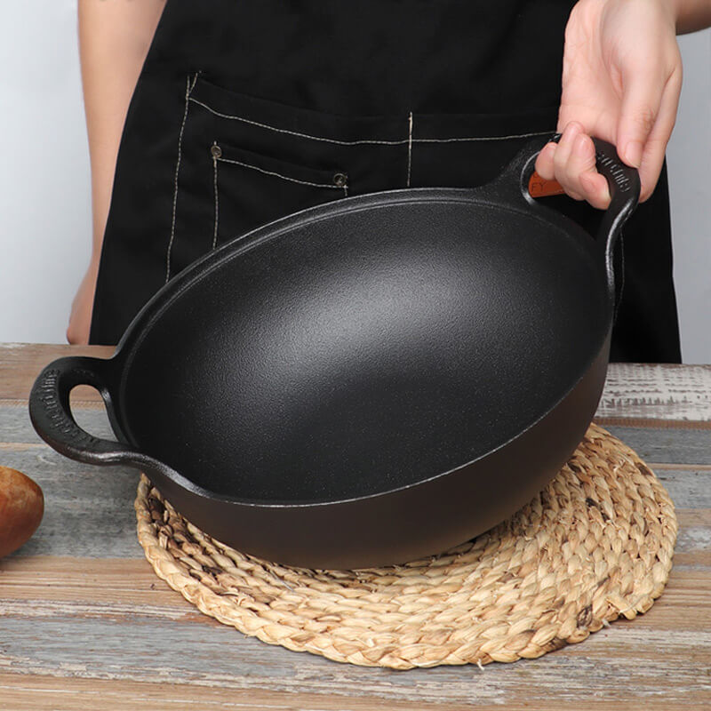 CastePrima Frying Pan - Durable Non-stick & Wooden Lid