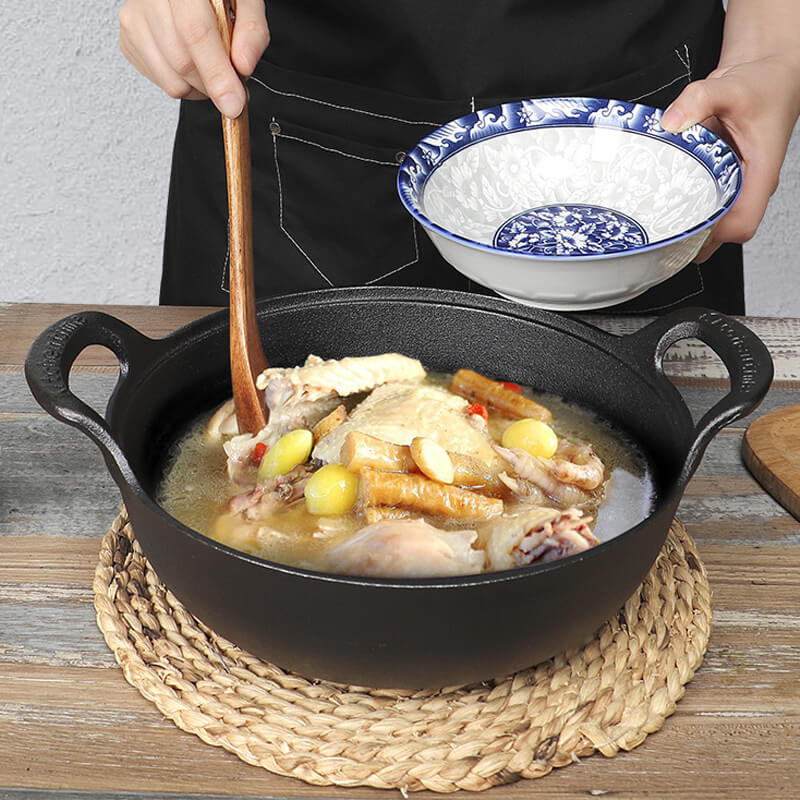CastePrima Frying Pan - Durable Non-stick & Wooden Lid