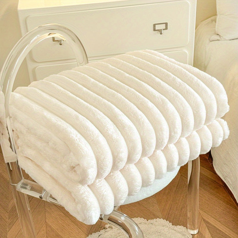 FlannelEase – Soft and Lightweight Blanket for Every Moment
