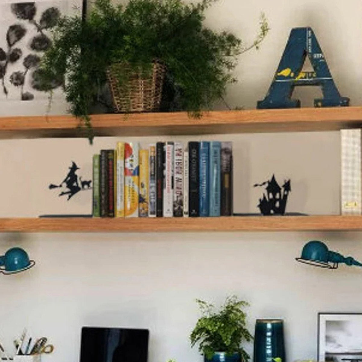 ModernHold - Stylish Bookends for Every Interior