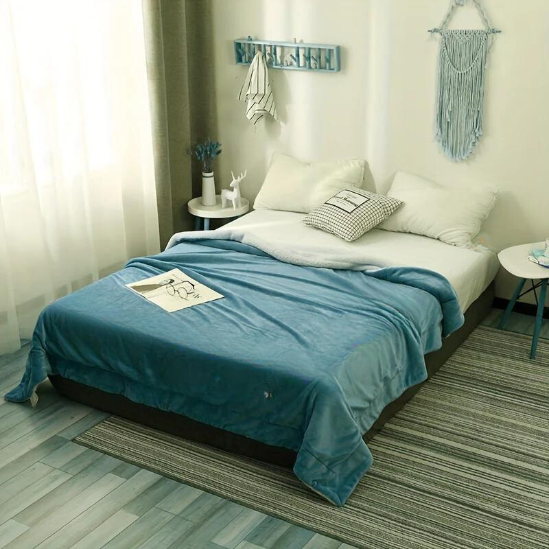 LuxeFlannel – Double-Sided Sherpa Blanket for Ultimate Comfort