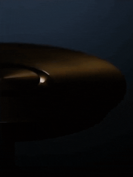 Elegant Wireless Table Lamp with Touch Control and Changing Light Colors