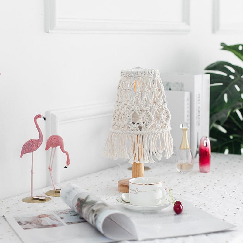 FeatherGlow Table Lamp – Luxurious Table Lamp with Simplified Design