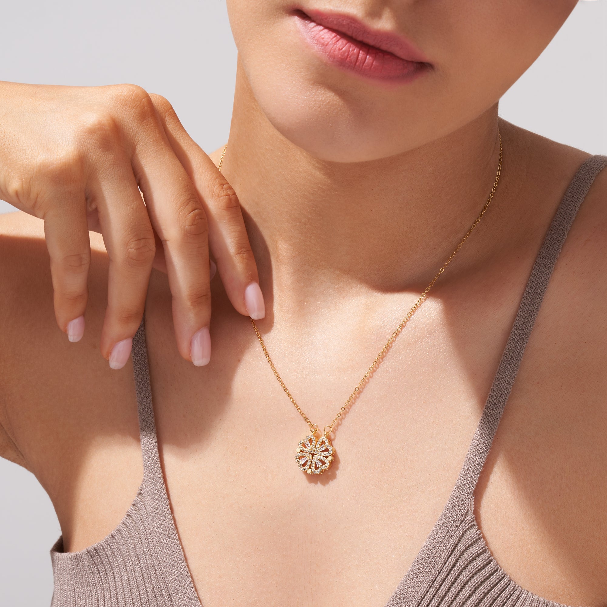 Lucky Charm Necklace - Elegant Heart-Shaped Chain in Gold