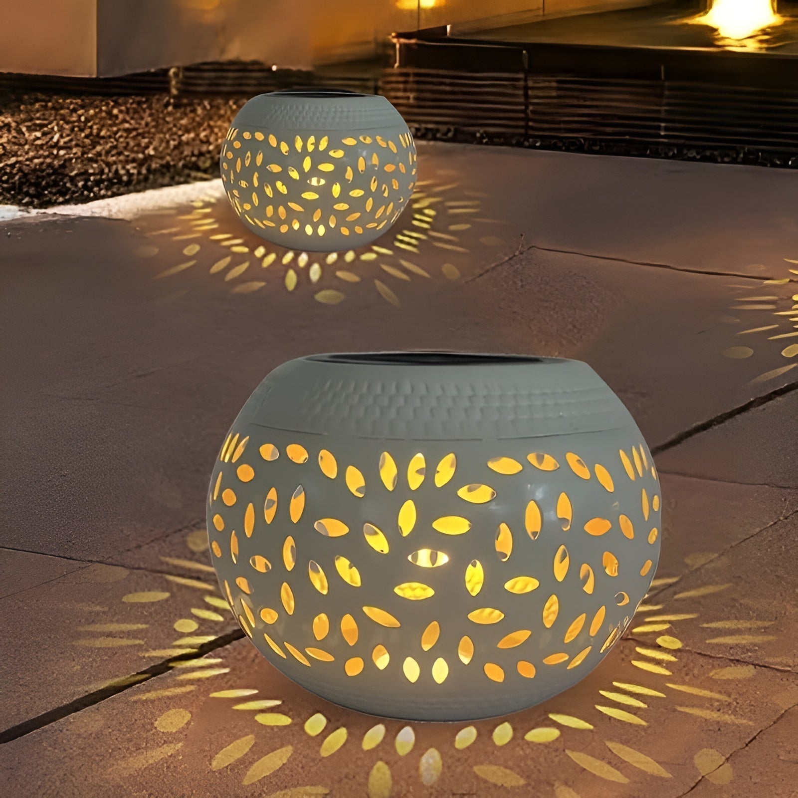 Elegant Solar Garden Lamp with Dots - Atmospheric Outdoor Lighting