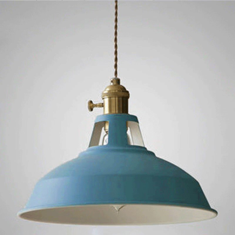 VintageGlow – Retro Hanging Lamp for an Atmospheric Venue