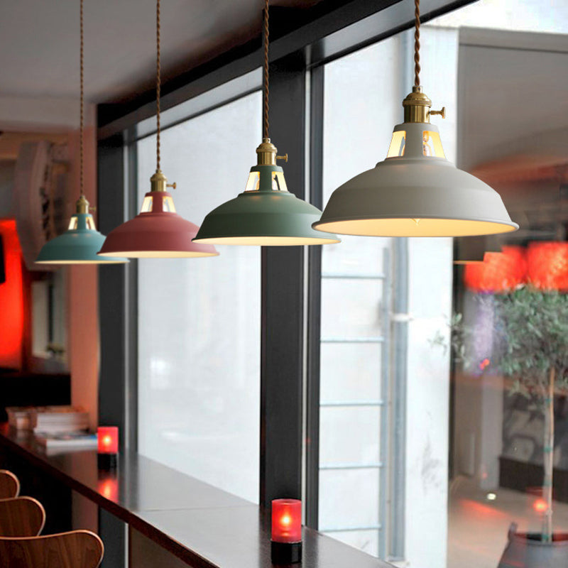 VintageGlow – Retro Hanging Lamp for an Atmospheric Venue