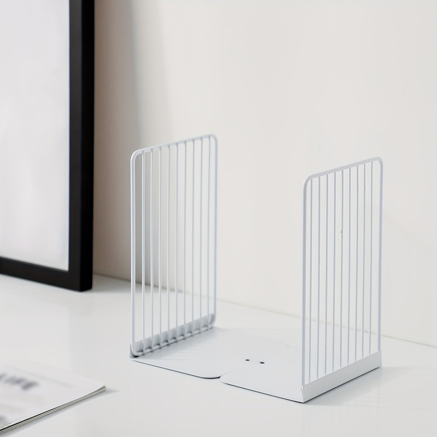 IronHold - Elegant Bookends for Perfect Organization