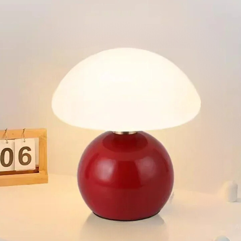 Elegant Cream Table Lamp – Atmospheric Lighting for the Home