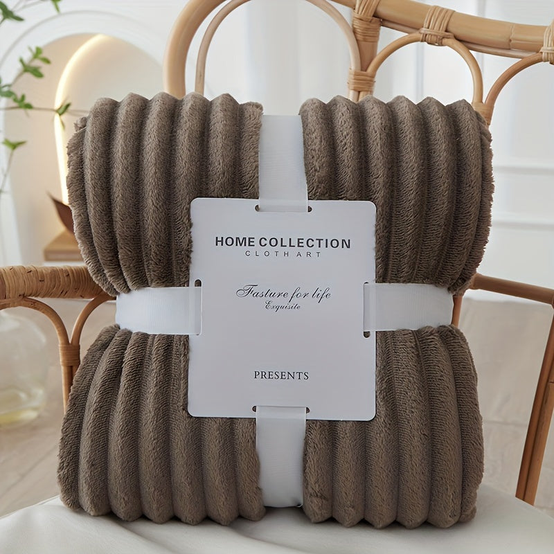 Luxe Flannel Polyester Blanket – Ultimate Comfort & Warmth