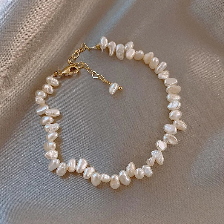 Elegant Freshwater Pearl Bracelet | Captivating White Pearls!