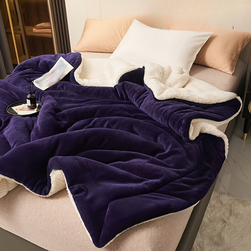 Luxe Comfort – Dark Purple Fleece Blanket by Melkfleece