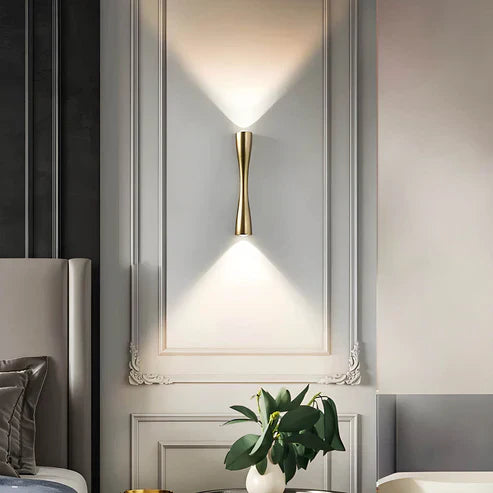 RéconfortGlow – Elegant Water-Resistant Wall Lamp for Indoors and Outdoors
