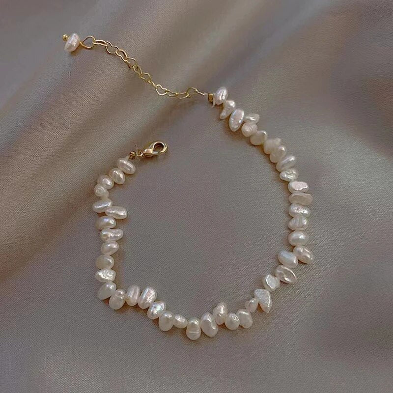 Elegant Freshwater Pearl Bracelet | Captivating White Pearls!
