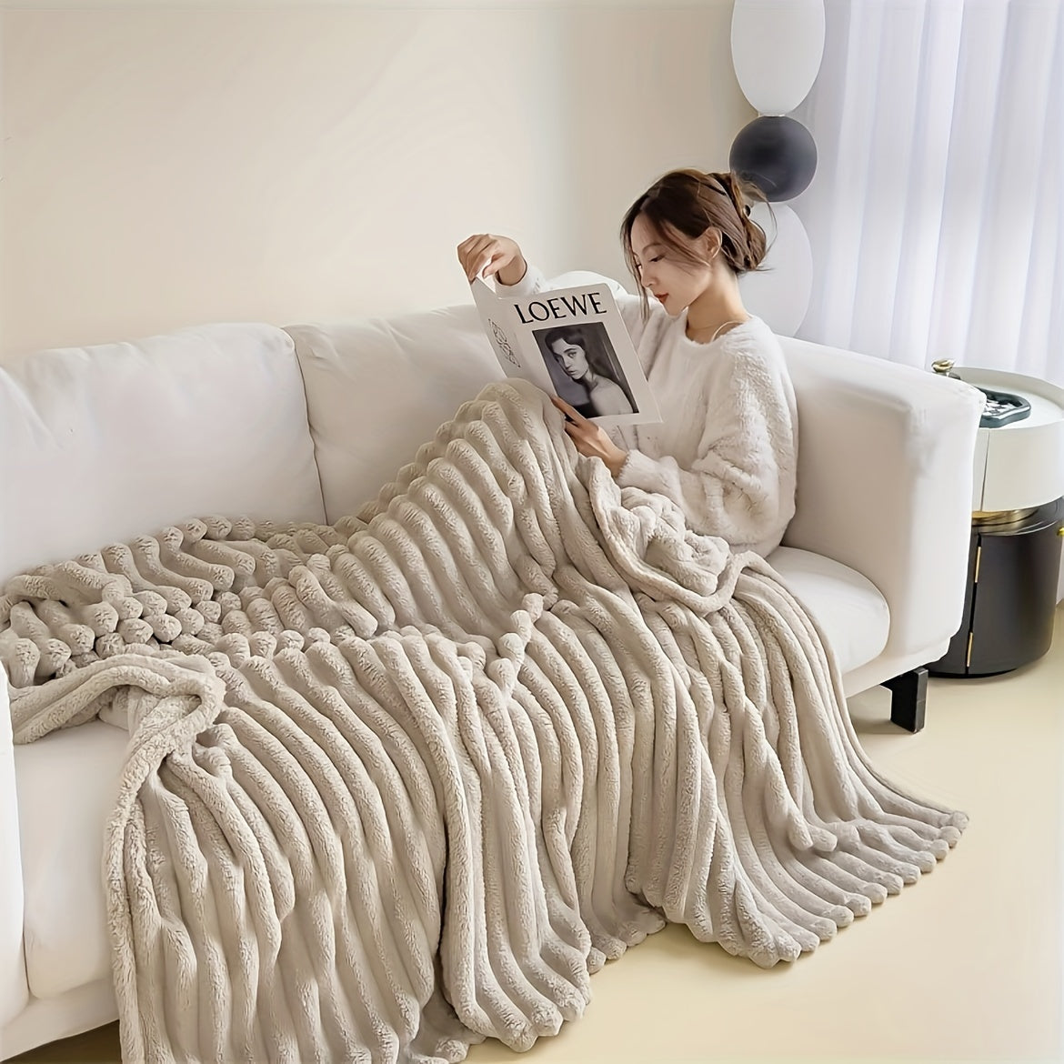 LuxeFleece – Elegant French Style Blanket for Comfort