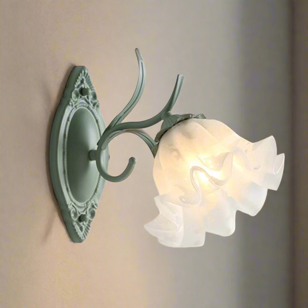 LilyGlow Wall Lamp - Elegant Nature-Inspired Lighting