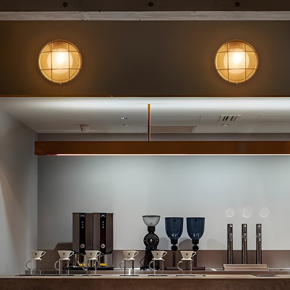RetroGlow – Industrial Wall Lamp for Outdoor Use