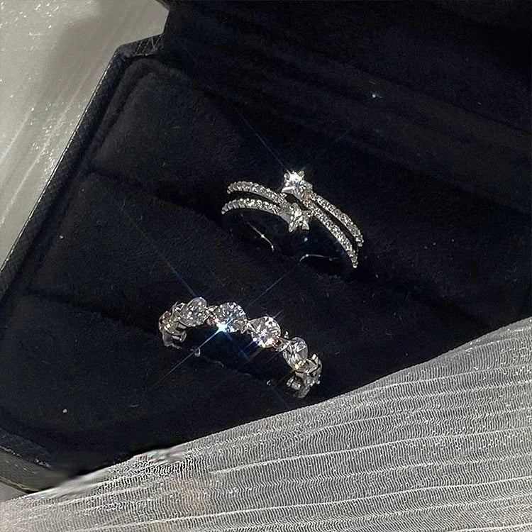 Astrid's stunning double-layer star ring set