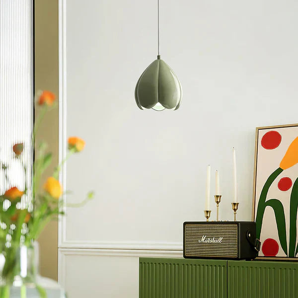FlowerGlow Ceiling Lamp - Elegant Cream-Colored Ceiling Lamp for Warm, Atmospheric Interiors