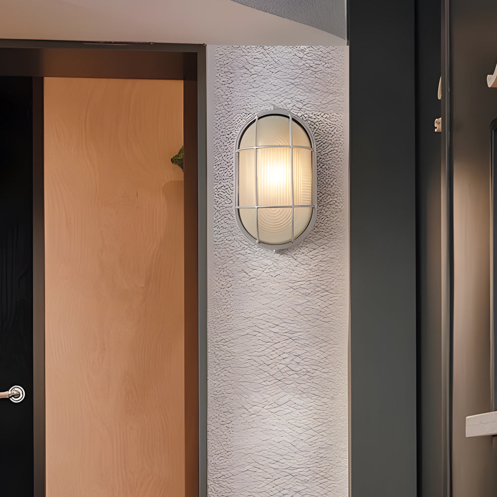 RetroGlow – Industrial Wall Lamp for Outdoor Use