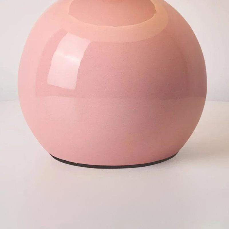 Elegant Cream Table Lamp – Atmospheric Lighting for the Home
