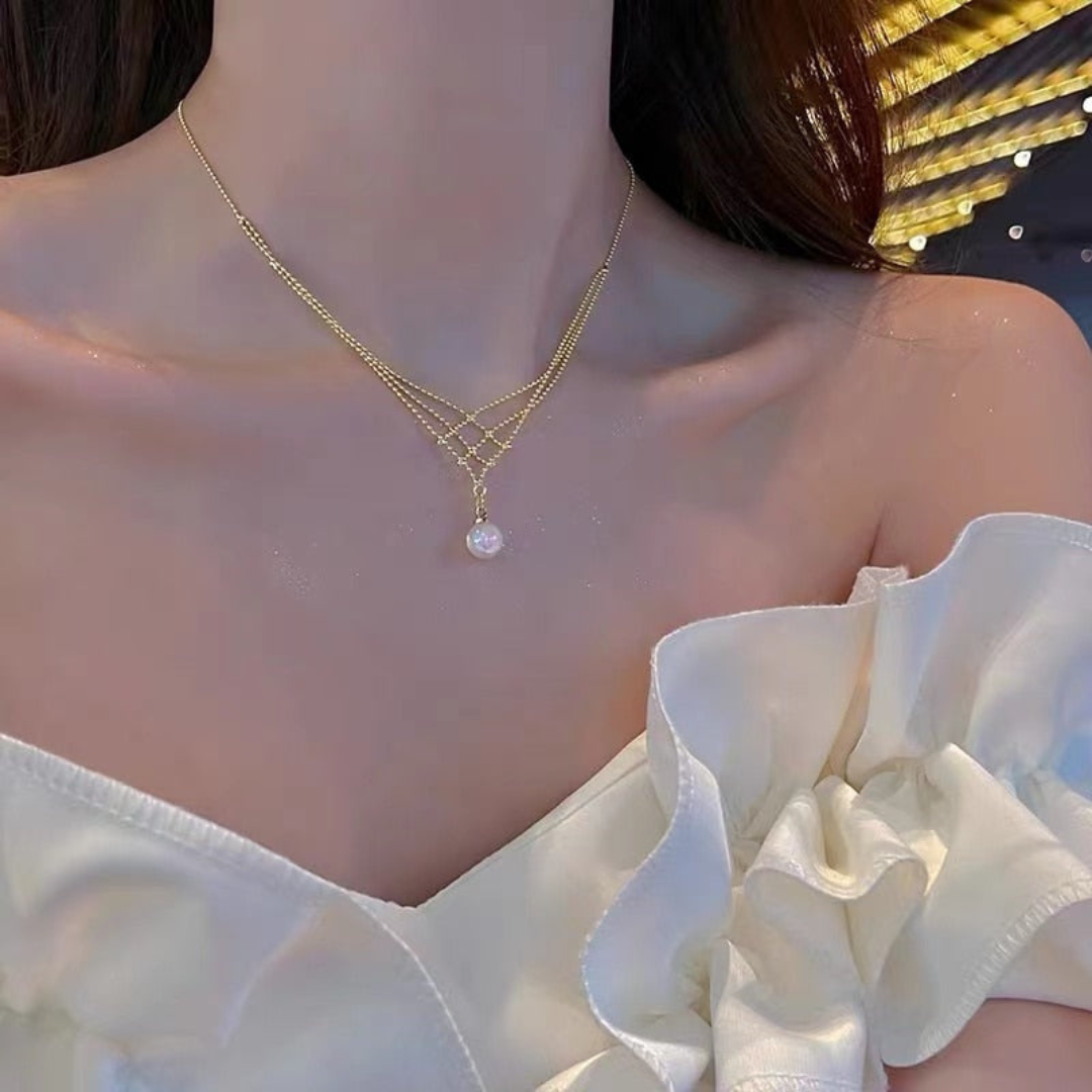 PearlGlow Necklace - Elegant Woven Jewelry