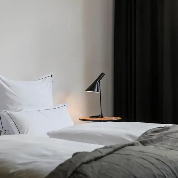 LumiMinimal Table - Elegant LED Table Lamp for Modern Interiors