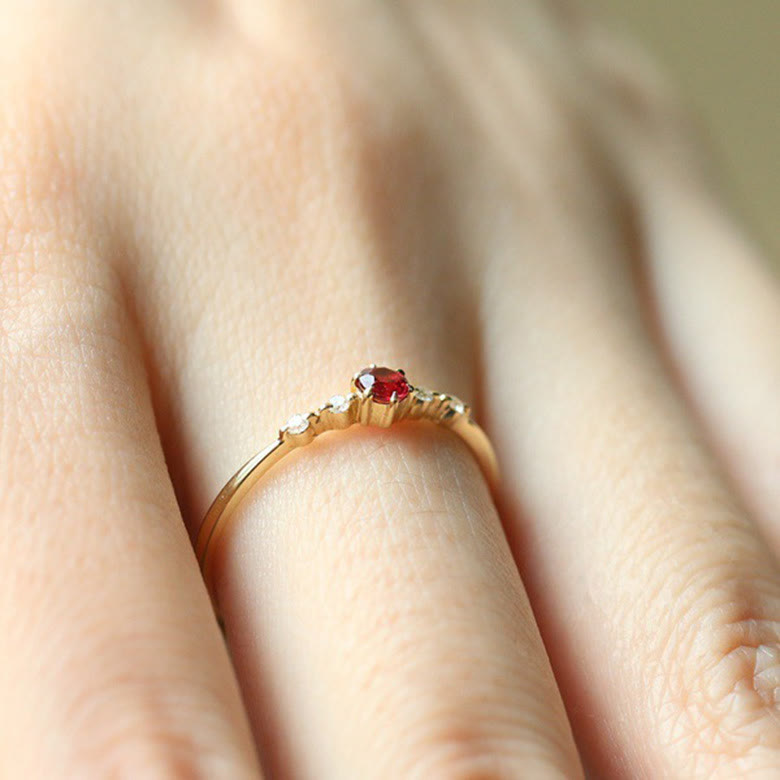 Elara 18K Gold Garnet Ring - A Touch of Elegance