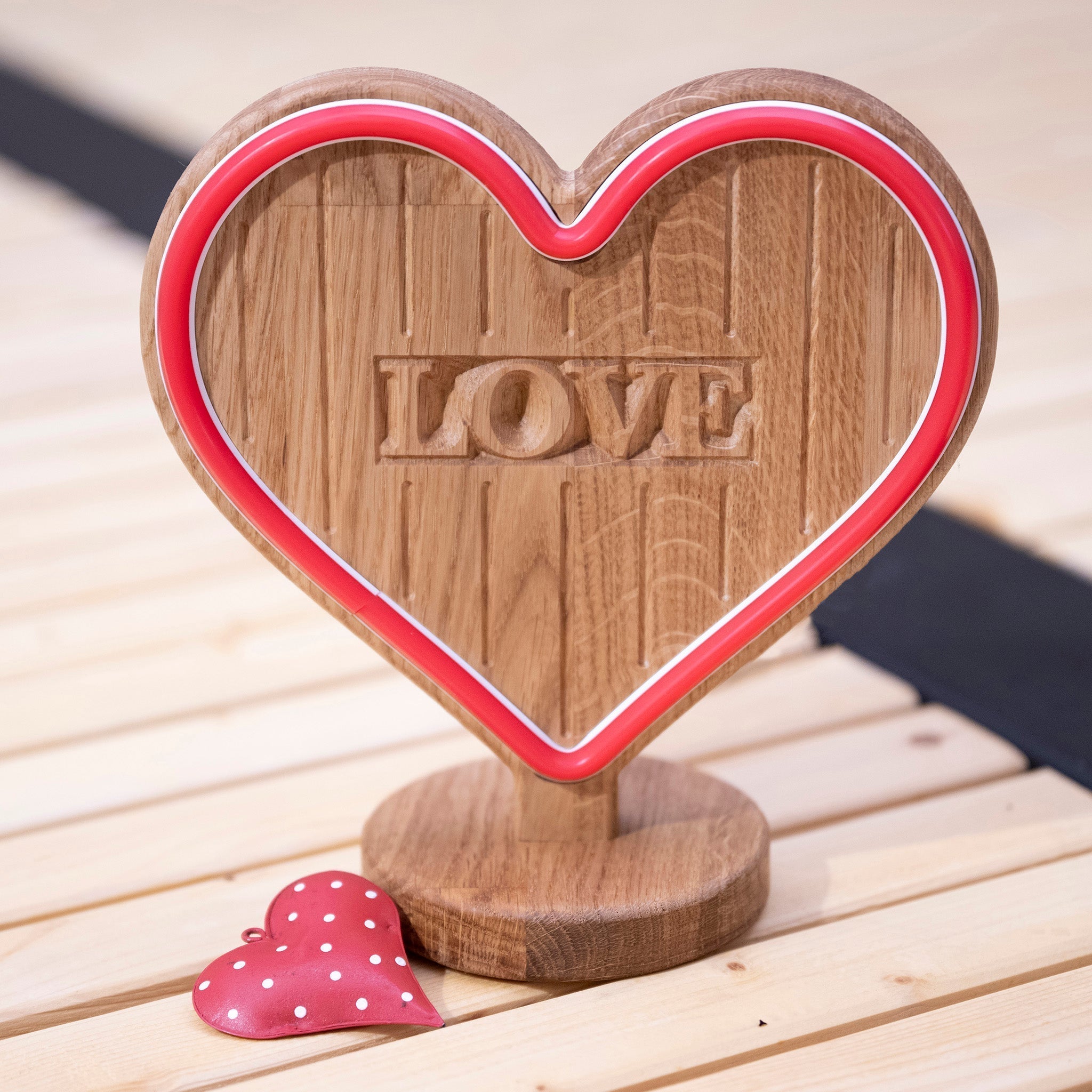 LoveGlow - Wooden Neon Heart with Remote Control
