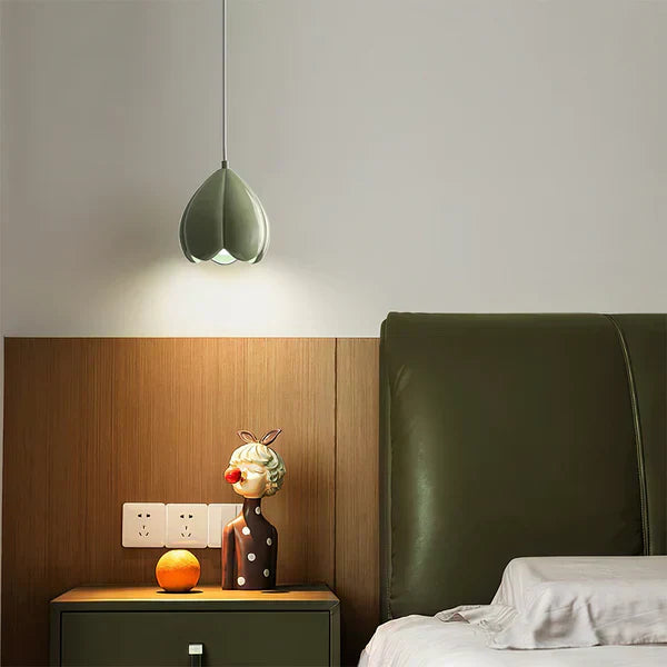 FlowerGlow Ceiling Lamp - Elegant Cream-Colored Ceiling Lamp for Warm, Atmospheric Interiors