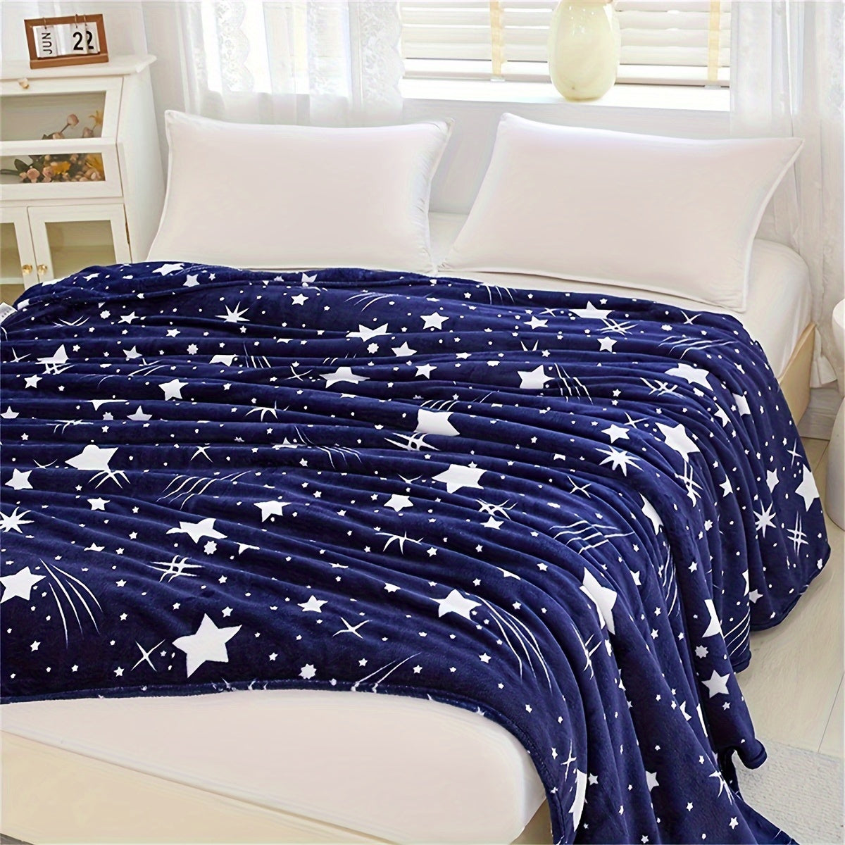 MeteorFleece – Soft Fleece Blanket with Meteor Pattern