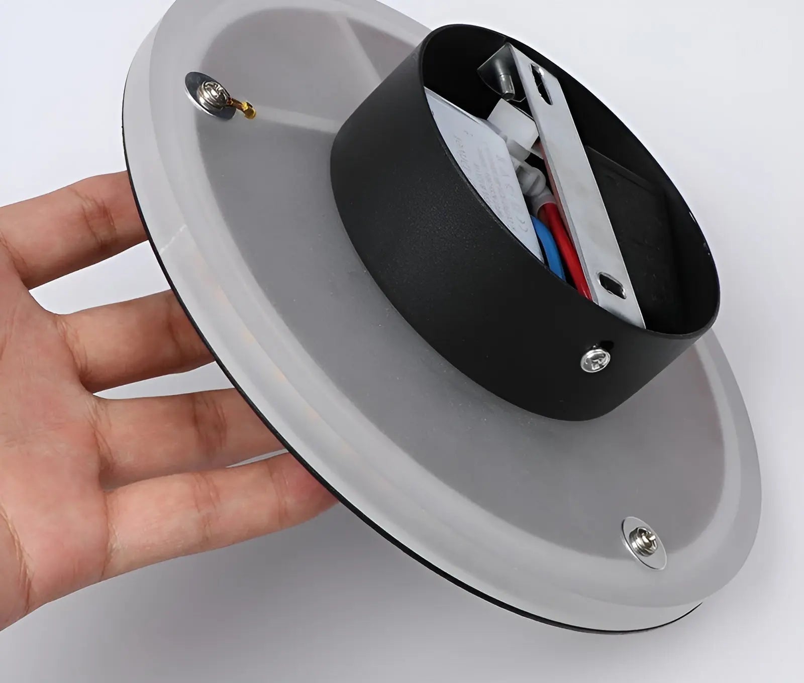 Stylish lighting: Luxurious LED wall lamp with elegant acrylic and touch control