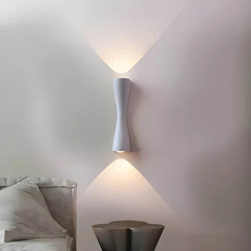 RéconfortGlow – Elegant Water-Resistant Wall Lamp for Indoors and Outdoors