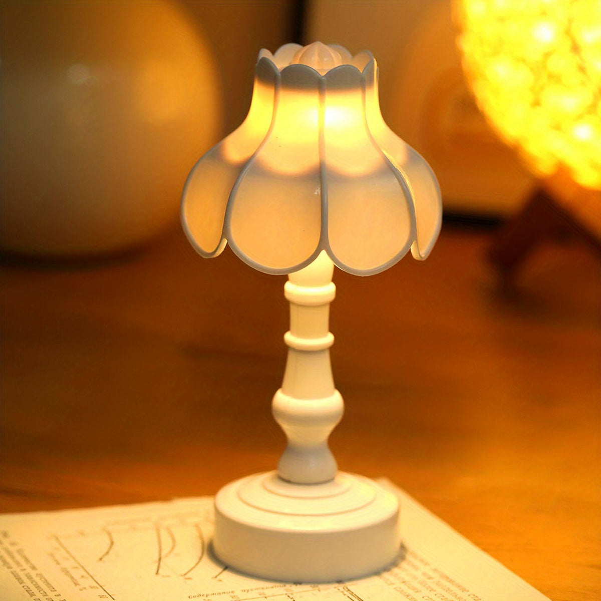 StarBloom Lamp – Flower-Shaped Mini Desk Lamp