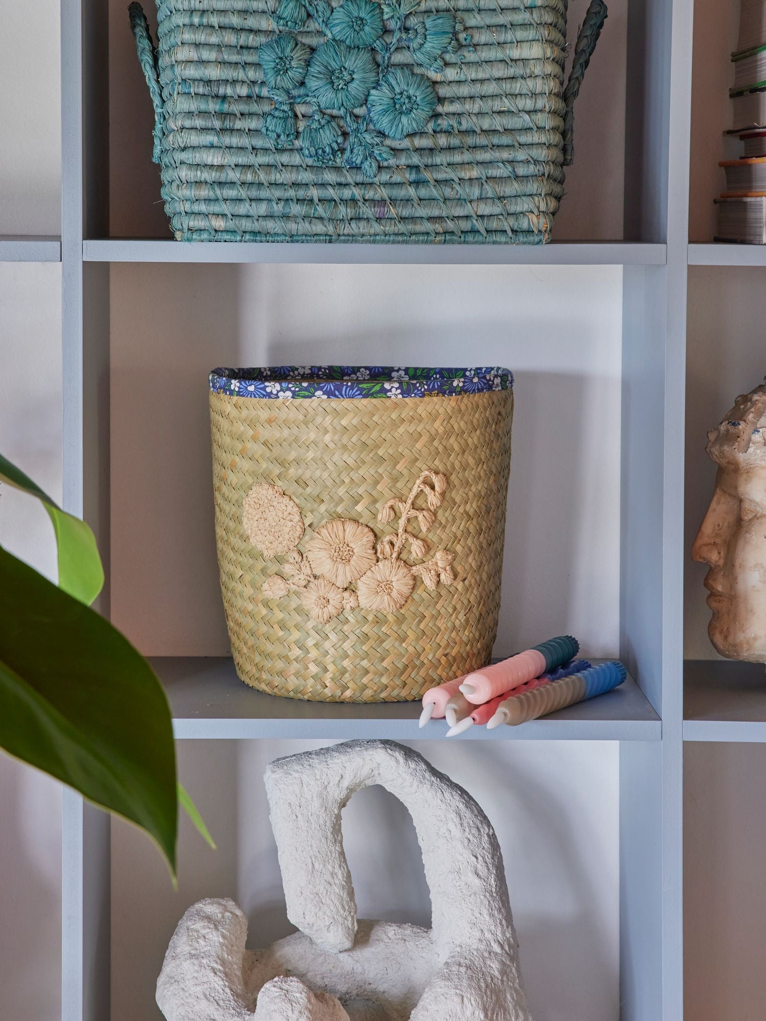 NatureBasket – Handmade Raffia Basket in Round Design