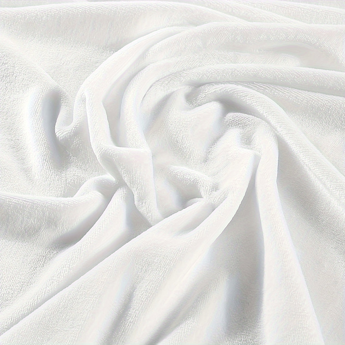 MickeyDream – Playful Fleece Blanket for Comfort