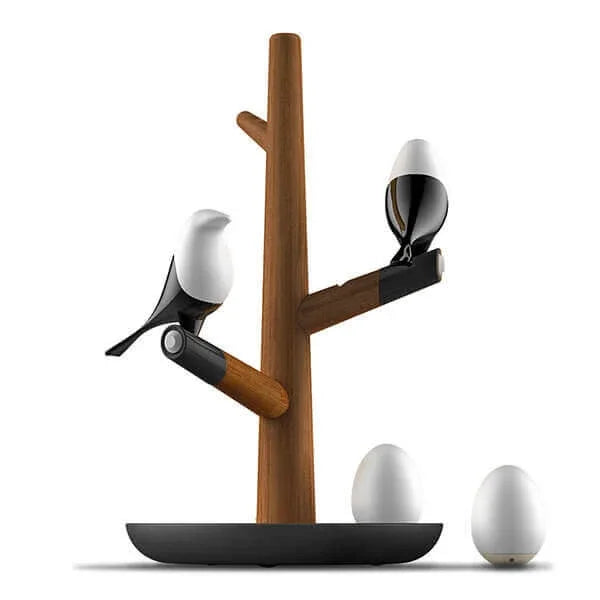 BrightOak Elegance - Smal Trä Bordslampa med Rörelsesensor