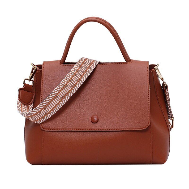 Karen Messenger - Fashionable and Practical Shoulder Bag