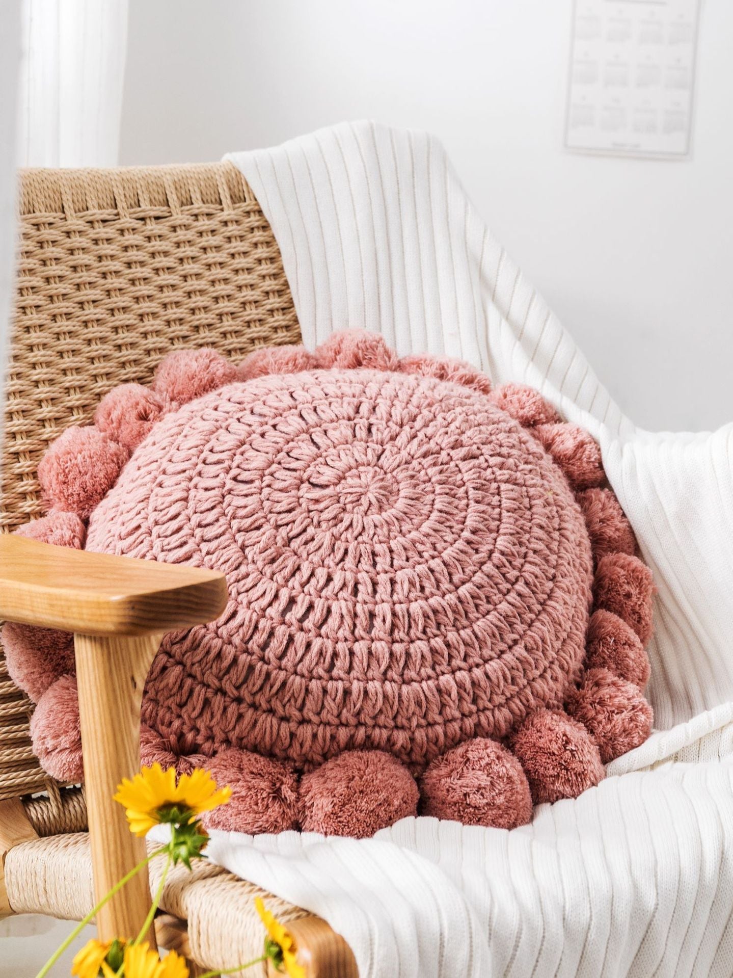 CozyCushion – Stylish Decorative Pillow for the Home