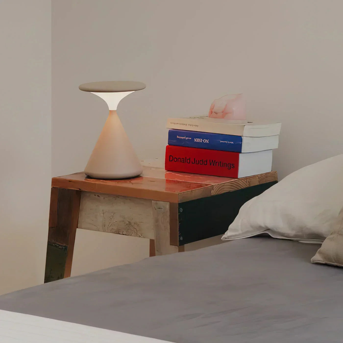AéroLumi - Stylish Wireless Sabliervorm Lamp