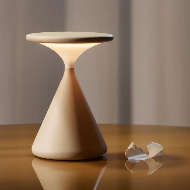 AéroLumi - Stylish Wireless Sabliervorm Lamp