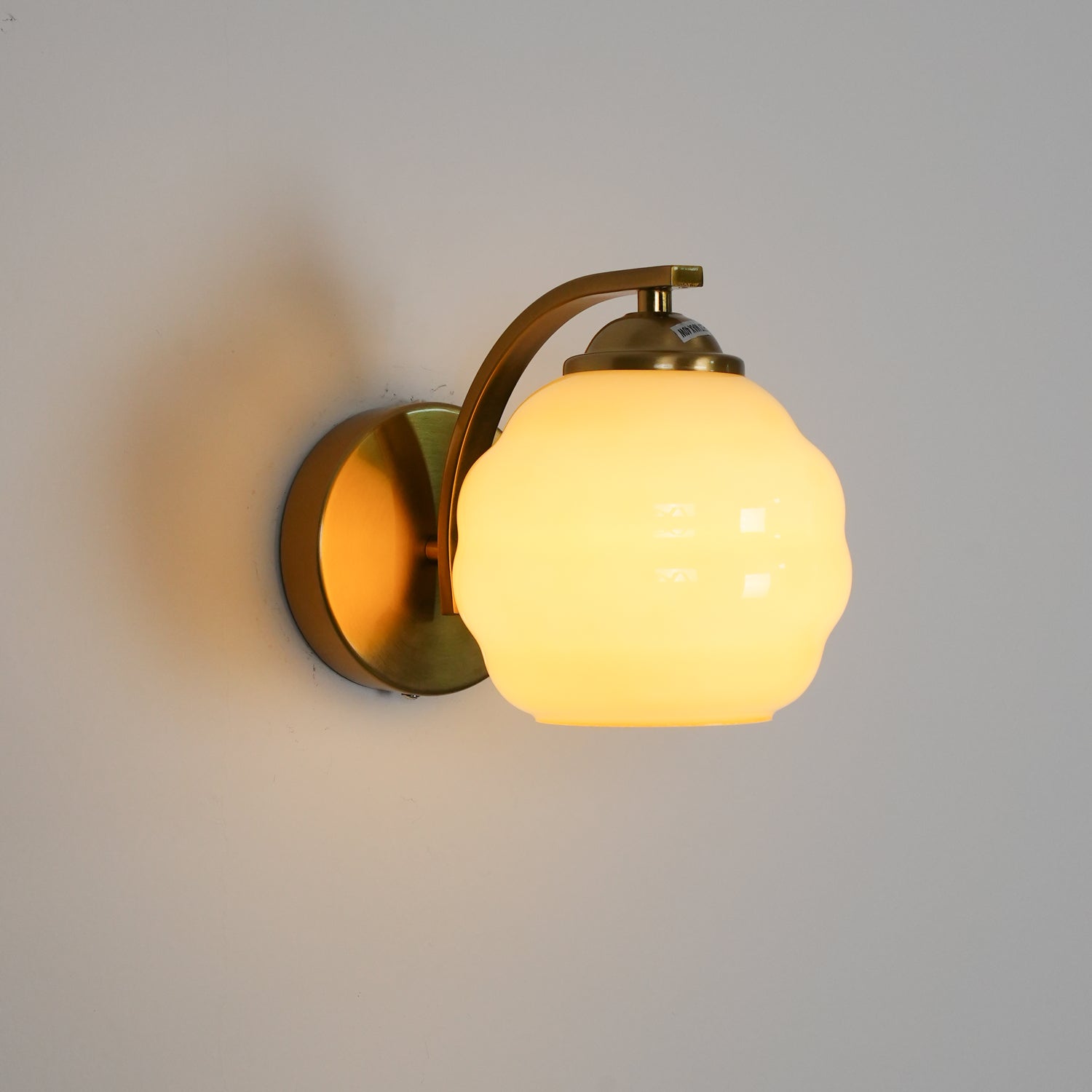 VintageGlam - Art Deco Wall Lamp for Timeless Interiors