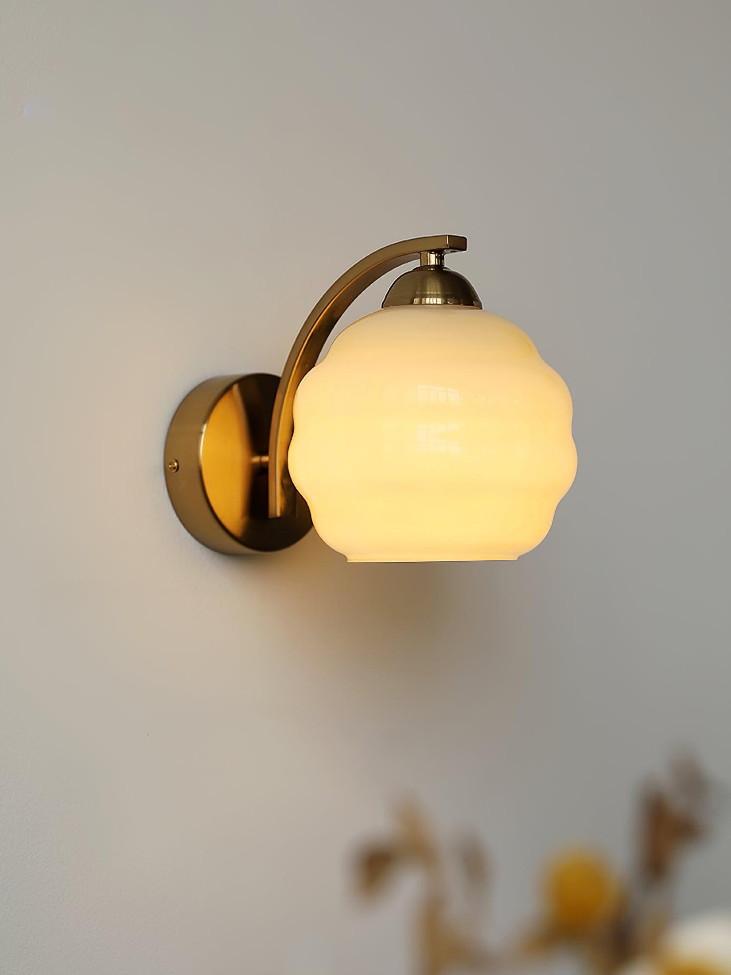 VintageGlam - Art Deco Wall Lamp for Timeless Interiors